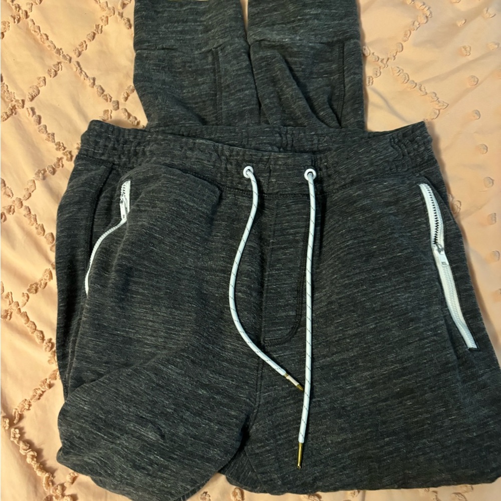 $30• Men American Eagle joggers